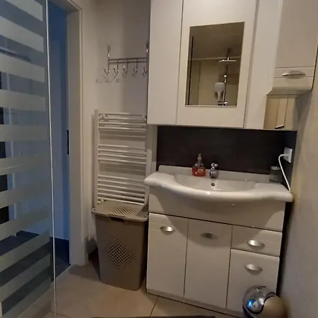 Sur Jardin Verdoyant Apartment