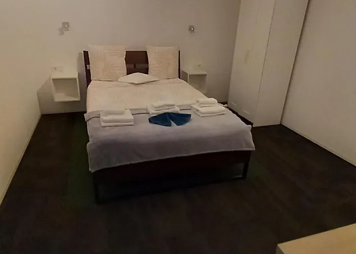 Appartement Sur Jardin Verdoyant